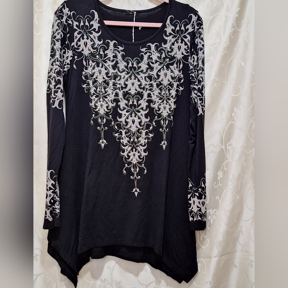 Elegant Black and White Embroidered Women's Top